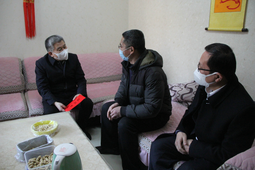 市委常委、副市長賈剛走訪慰問公司困難職工